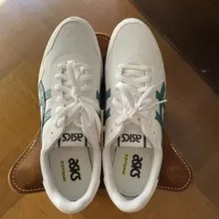 オニツカタイガー スニーカー