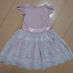 オンワード anyFAM　レースエプロン付きワンピースドレス　120センチ女の子