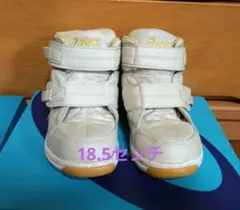 アシックス　asics　スニーカー ハイカット　ベージュ