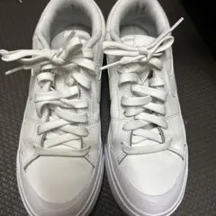 NIKE ウィメンズコートレガシーリフト