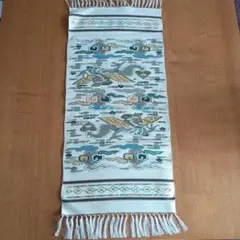 伝統的龍文のテーブルセンター