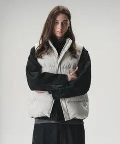 ADAM ET ROPÉ REVERSIBLE VOLUME DOWN VESTのサムネイル