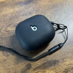 Beats イヤホンケース ブラック ストラップ付のサムネイル