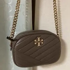 Tory Burch❤︎ 美品❤︎キラシェブロン　スモールカメラバッグ