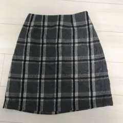 チェックスカートのサムネイル