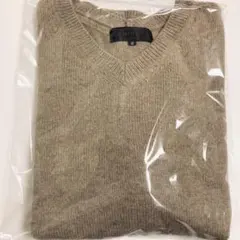 【新品未使用】UNTITLED カシミヤ混Vネックニット（ブラウン）