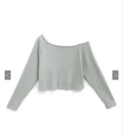 オフショルダー Tシャツ