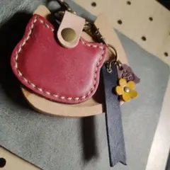 猫タグキーホルダー　レッド