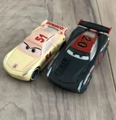 カーズ　トミカ　ジャクソンストーム　クルーズラミネス　トーマスビルタイプ