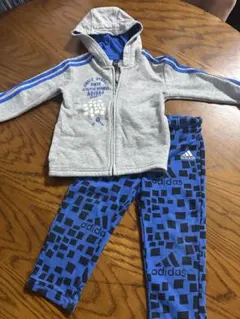 adidas フード付きジャケットとパンツセット　90cm