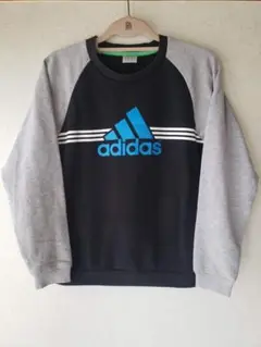 adidasトレーナー