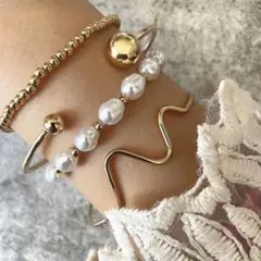 アンティーク風　ブレスレット　4点セット　バロックパール調　ゴールド　ホワイト