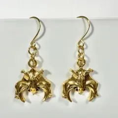コウモリ　ピアス　イヤリング　ハロウィン　ゴールド　金　吸血こうもり　蝙蝠