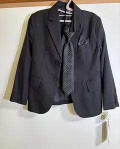 キッズ 黒 スーツ ベスト ネクタイ付き