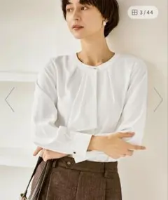 ボウタイ風ブラウス