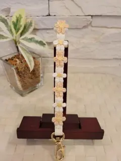 【新品未使用品】スマホ用ストラップ　ストラップ　花柄