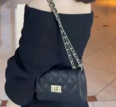 オウレンティ　キルティング ショルダーバッグ