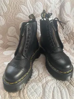 新品未使用Dr. Martens ブラックジッパーブーツ