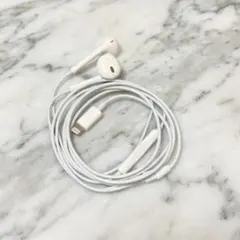 iPhone純正有線イヤホン ライトニングケーブル　apple