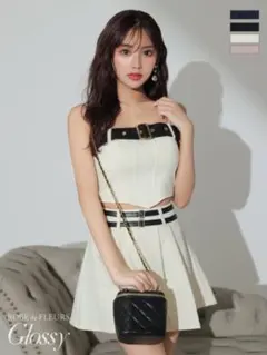 Robe de Fleurs glossy sugar カットアウトミニドレス