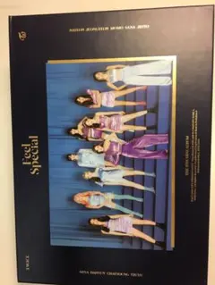 TWICE 8thミニアルバム　♪Feel Special♪