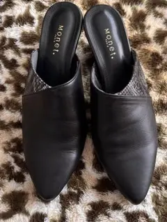 Monetパンプス　ヘビ柄ブラック