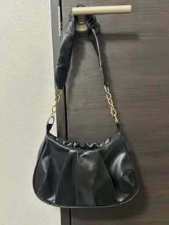 【SHEIN】ブラックショルダーバッグのサムネイル