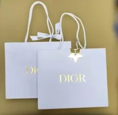 Dior ショッパー 2枚セット ホワイト チャーム リボン付　紙袋のサムネイル