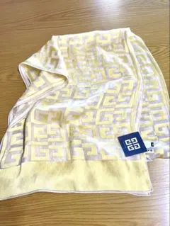 新品！未使用品！GIVENCHYストールのサムネイル