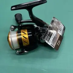 新品未使用Daiwa WORLD SPIN 2000 スピニングリール右巻きのサムネイル