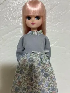 No.4379ハンドメイド22cmドール服2点セット （ピアス付き） - メルカリ