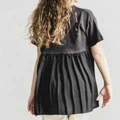 ペアマノン　バックプリーツ　Tシャツ