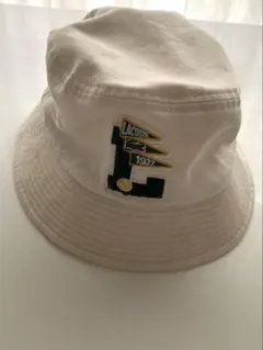 週末限定値下げ！LACOSTE バケットハット Lロゴ 1927 ホワイト