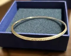 Swarovski シンプルな金属製バングル