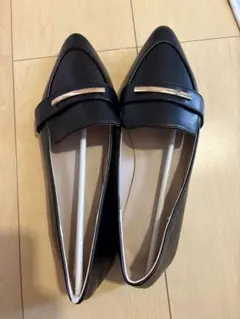 ブラックポインテッドトゥローファー