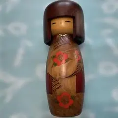 卯三郎こけし 創作こけし 椿柄 通産大臣賞受賞　可愛い　25cm 伝統工芸品
