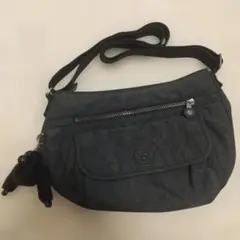 Kipling ショルダーバッグ チャーム付き チャコールグレー ゴリラチャームのサムネイル