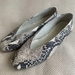 【REMME/レメ】パイソン柄　パンプス　フラットシューズのサムネイル