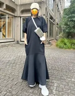 新品同　emmi atelier ewcダンボールワンピース　スウェットワンピ黒