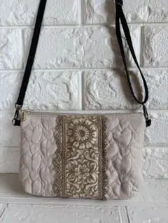 インド刺繍リボン×ハートキルト　スマホポシェット　スマホショルダーバッグ
