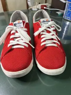 ellesse スニーカー レッドのサムネイル
