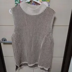 ストライプタートルネックニットベスト