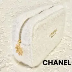 CHANEL BEAUTE ホワイトポーチ　スノーフレークチャーム