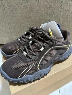 メッシュ スニーカー