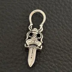 スタンリーゲス Stanley Guess ペンダント ヘッド ダガー 初期 スタンリーゲス Stanley Guess ペンダント ヘッド ダガー 初期 - メルカリ
