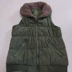 レディース　オリーブグリーン キルティングベスト　フリーサイズ