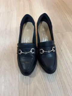 パンプス　ローファー　革靴