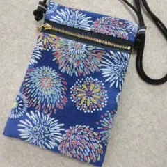 大輪の花火柄⭐　お祭りポシェット　スマホポーチにも♪(背面ポケットつき)