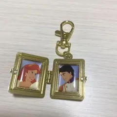 ディズニーストア　ロケットチャームキーチェーン　アリエル