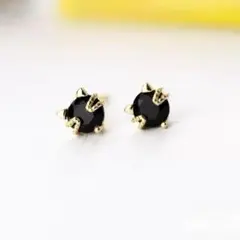 【F363】ピアス ねこ ブラック オニキス風 黒 ゴールド 小ぶり 猫 ミニ